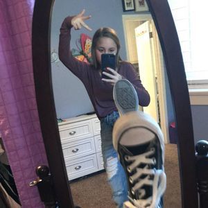 Meet your Posher, Mia